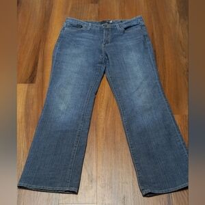 SEVEN Women's Medium Wash Flare Jeans Size 10.